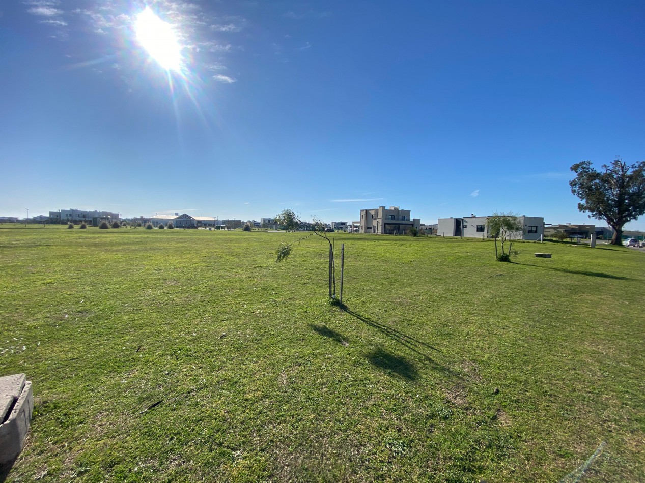 Exclusivo Lote en Sebatian Gaboto de 668