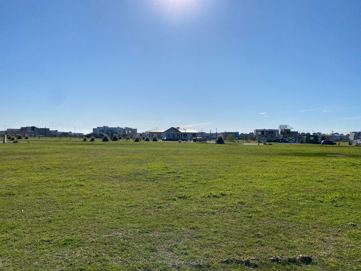 Exclusivo Lote en Sebatian Gaboto de 668