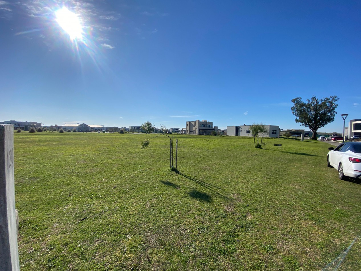 Exclusivo Lote en Sebatian Gaboto de 668