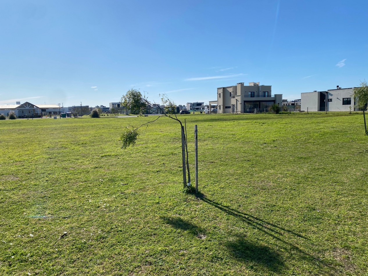 Exclusivo Lote en Sebatian Gaboto de 668