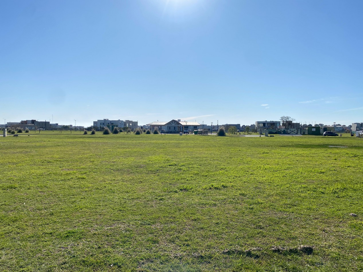 Exclusivo Lote en Sebatian Gaboto de 668