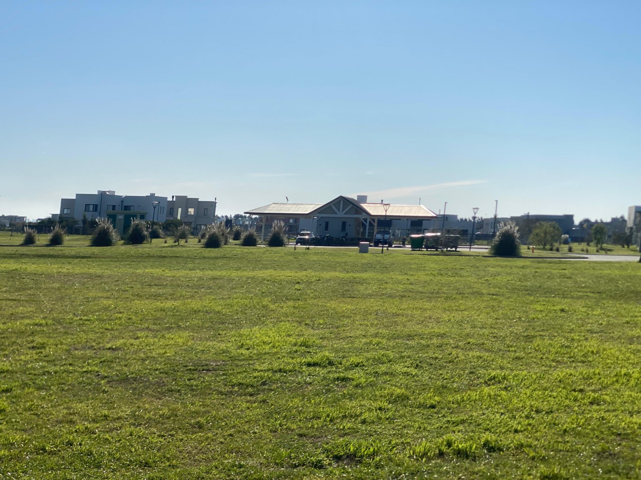 Exclusivo Lote en Sebatian Gaboto de 668