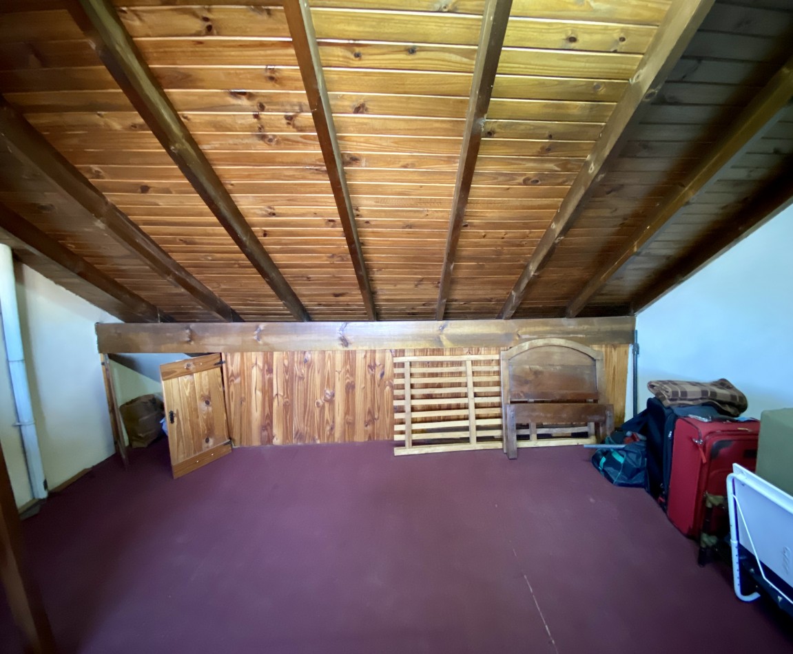 DUPLEX 3 dormitorios, fondo parquizado y cochera