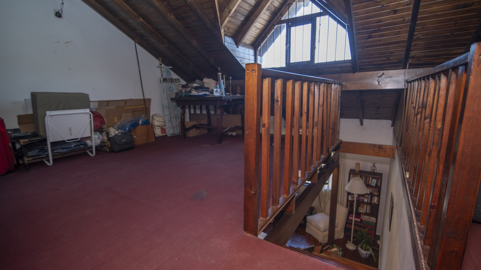 DUPLEX 3 dormitorios, fondo parquizado y cochera