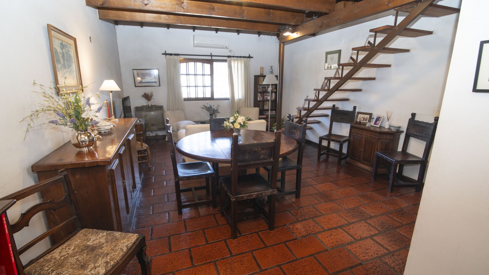 DUPLEX 3 dormitorios, fondo parquizado y cochera