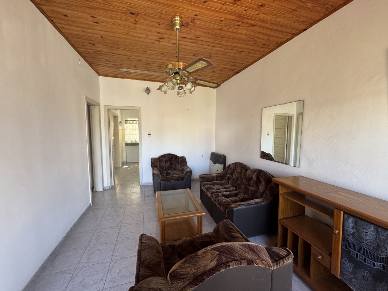 VENTA EN QUILMES - DOS CASA EN UN MISMO LOTE 