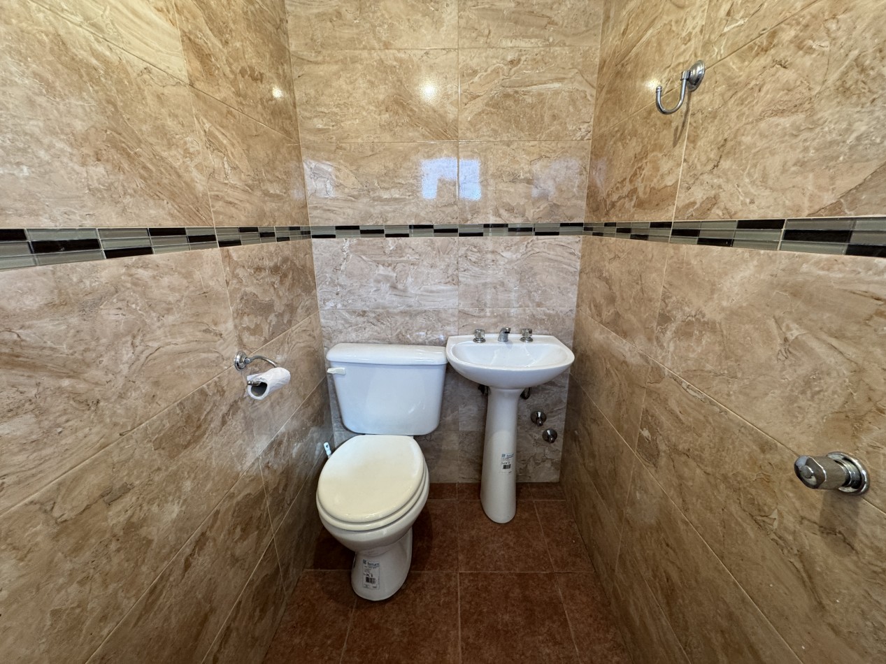 VENTA EN QUILMES - DOS CASA EN UN MISMO LOTE 