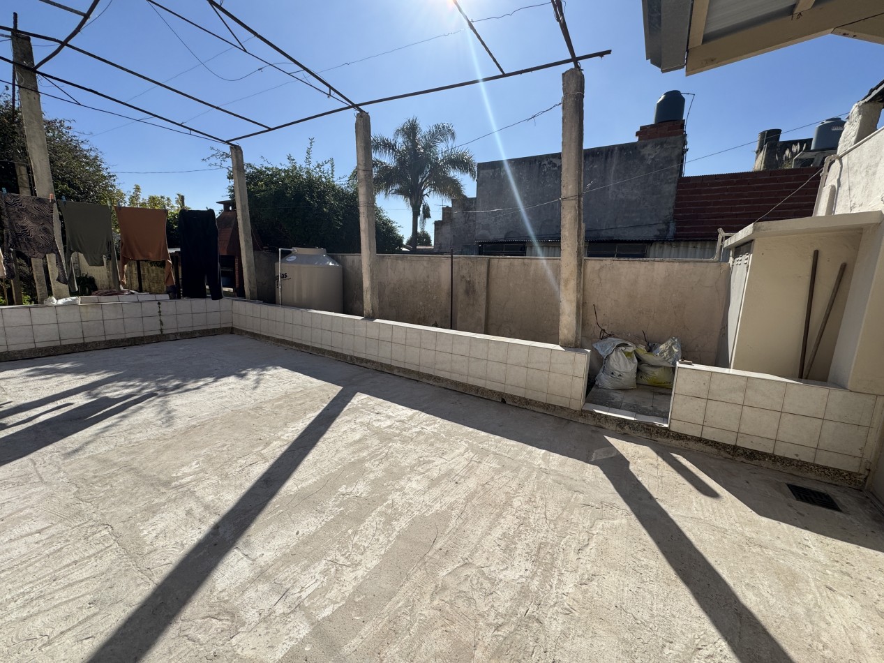 VENTA EN QUILMES - DOS CASA EN UN MISMO LOTE 