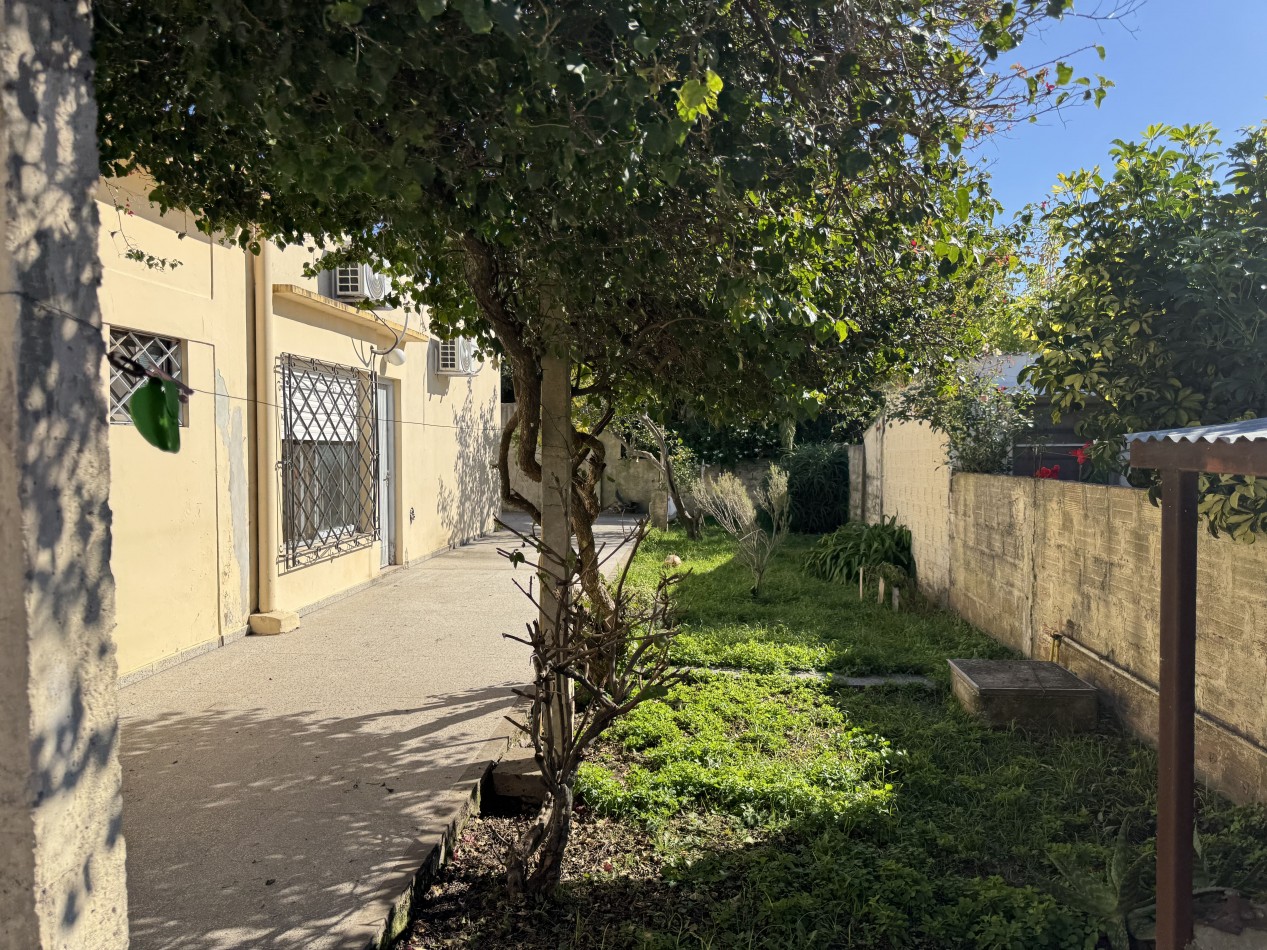 VENTA EN QUILMES - DOS CASA EN UN MISMO LOTE 