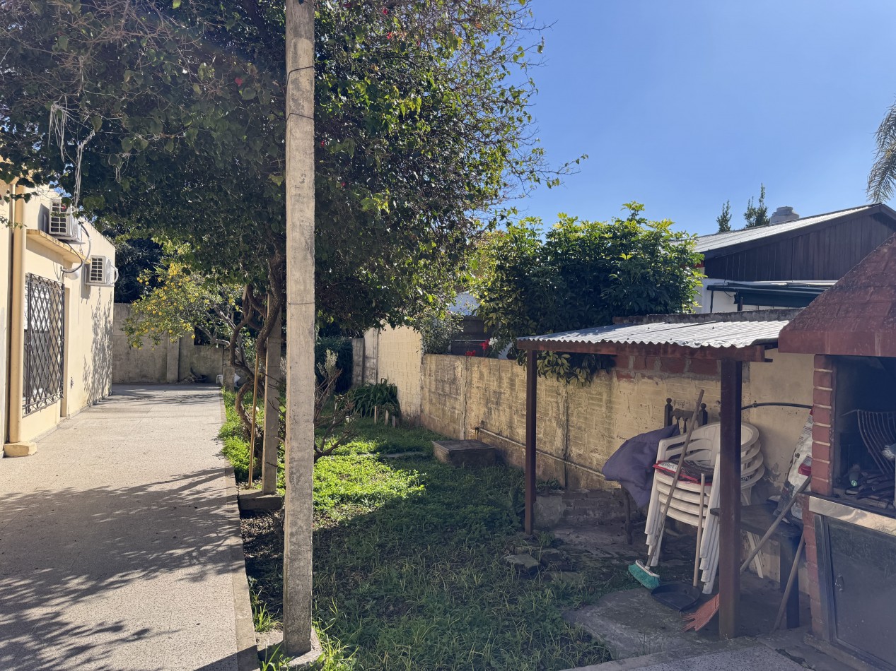 VENTA EN QUILMES - DOS CASA EN UN MISMO LOTE 